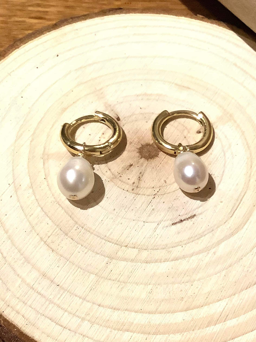 Everyday Pearl Huggie Earrings
